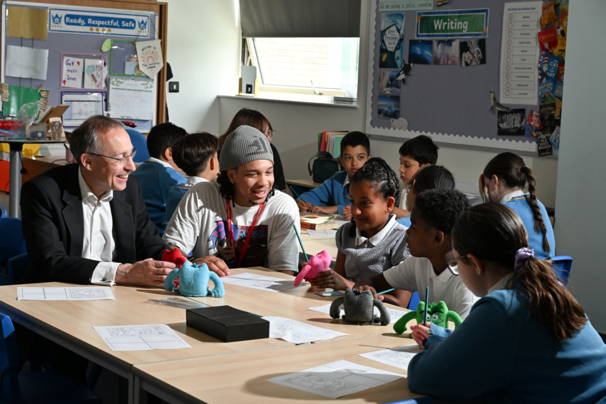 Children creating art at school with Andy Slaughter MP